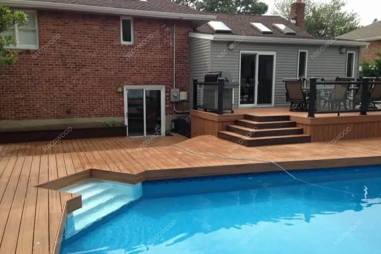 Necowood pubblica la guida 2025 al decking WPC per piscine