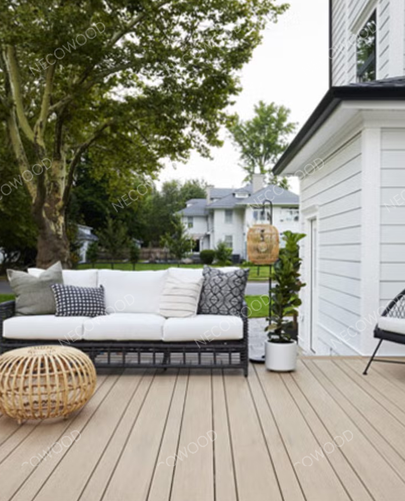 Fornitura OEM e sfusa di decking composito per distributori kuwaitiani