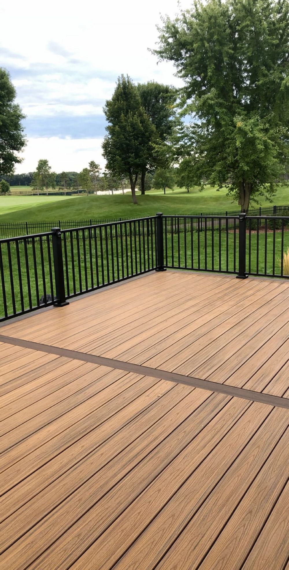 Decking in WPC resistente alle alte temperature per il Kuwait | NECOWOOD di qualità professionale