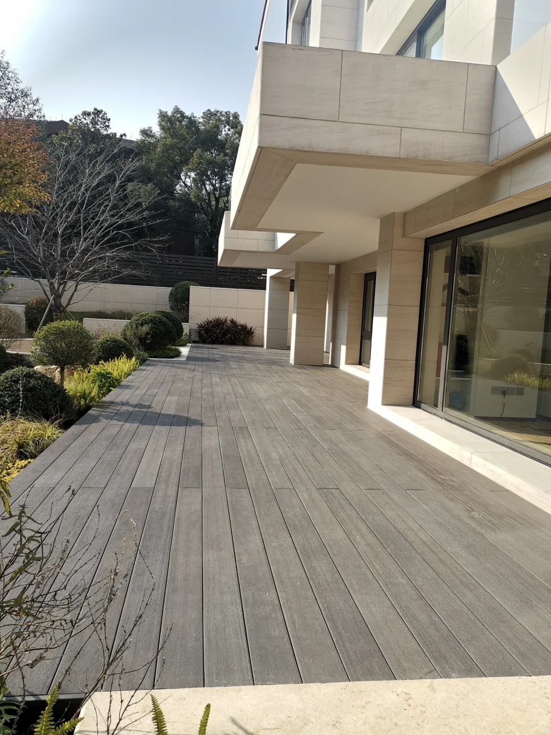 Necowood sulle superfici del decking in WPC: cosa ci hanno insegnato 16 anni di produzione