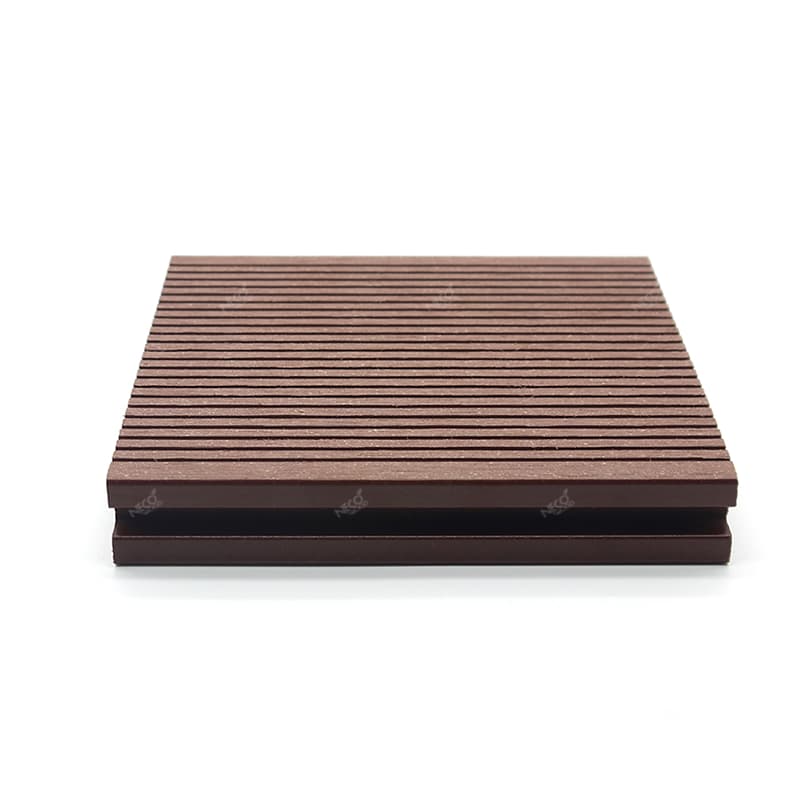 Decking composito per esterni con foro tondo in WPC